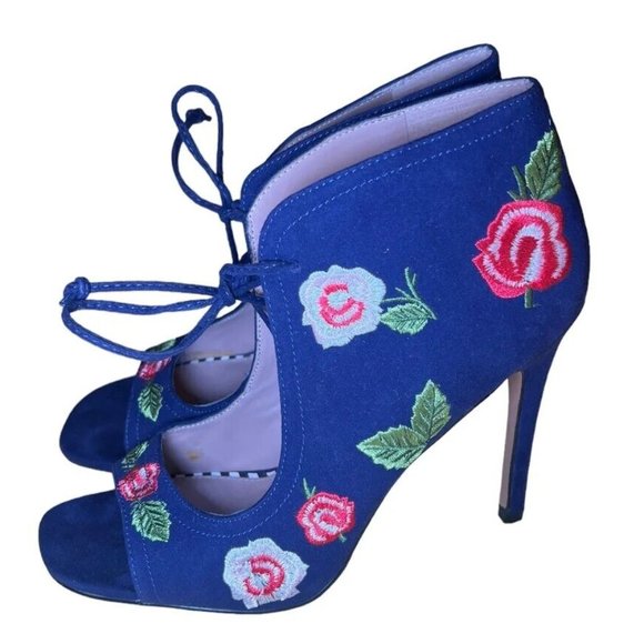 Betsey Johnson Shoes - Betsy Johnson Sandals Woman's 8 Open Toe Heels Floral Heels Embroidery Flowers